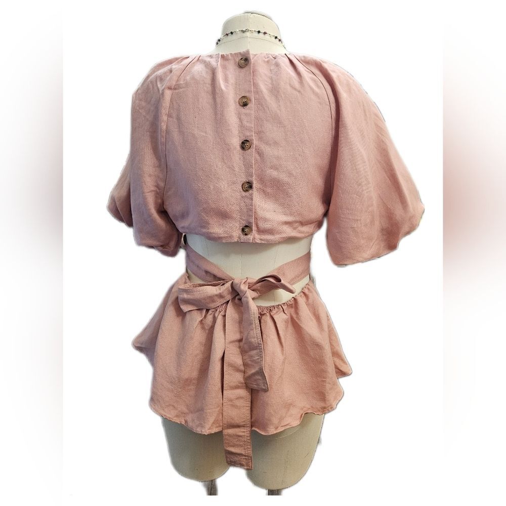 ASTR the Label Vendetta Cutout Linen Top Medium - Picture 5 of 9